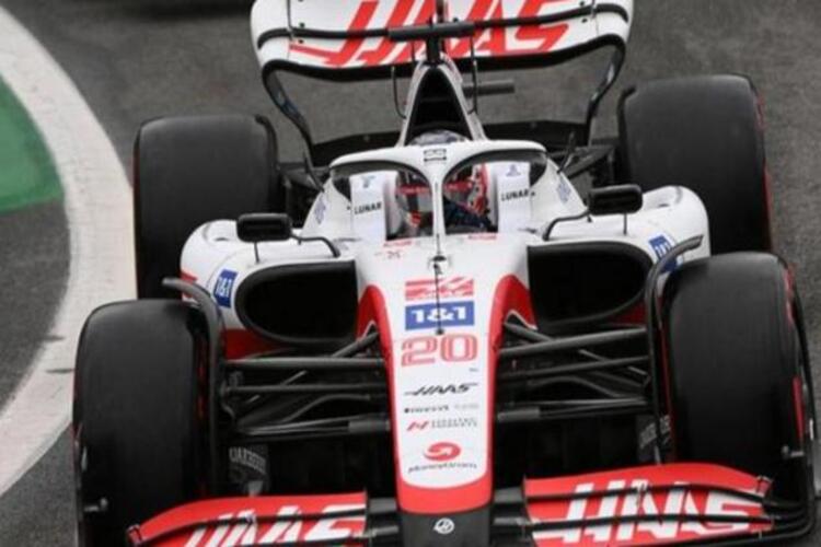 Kevin Magnussen สร้างความตื่นเต้นให้กับ Sao Paulo Grand Prix โดยทำให้รถ Haas ของเขาผ่านเข้ารอบในการแข่งแบบ Sprint ในวันเสาร์